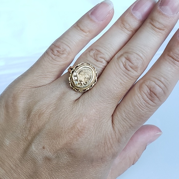 SOLD on Merc - Credit Suisse Cameo Diamond Ring - Picture 5 of 6